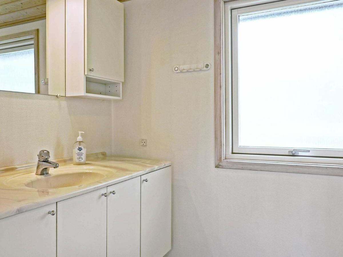 6 Person Holiday Home In Aakirkeby Vester Somarken Zewnętrze zdjęcie