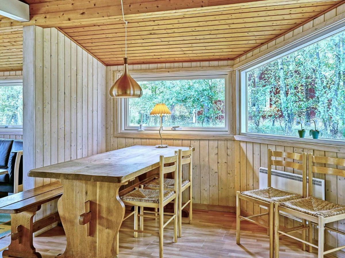 6 Person Holiday Home In Aakirkeby Vester Somarken Pokój zdjęcie